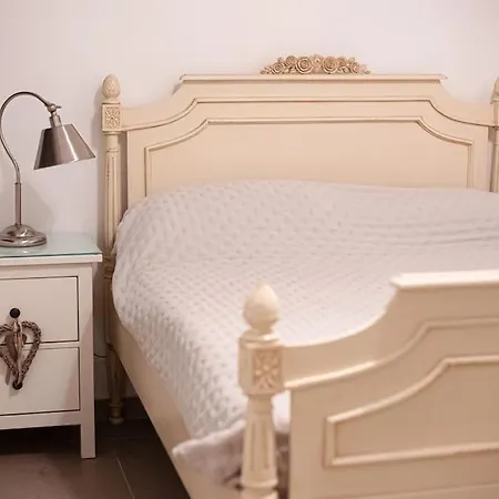 Lovely 3 Bed - -sliema Апартаменты