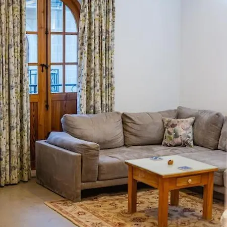 Lovely 3 Bed - -sliema Apartament