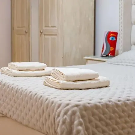 Lovely 3 Bed - -sliema Apartment Sliema
