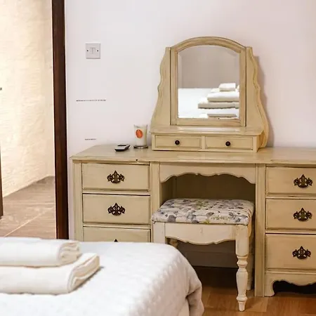 Apartment Lovely 3 Bed - -sliema Sliema
