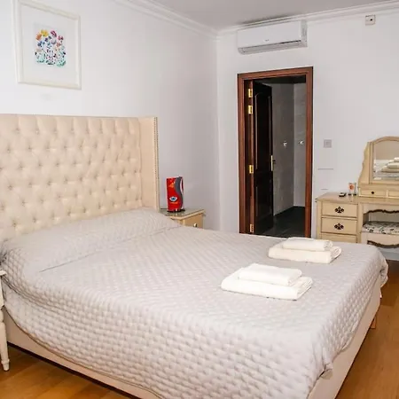 Lovely 3 Bed - -sliema Σλιέμα