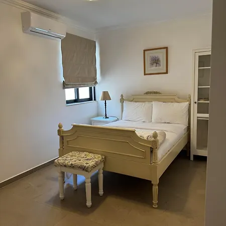 Lovely 3 Bed - -sliema Apartment Sliema