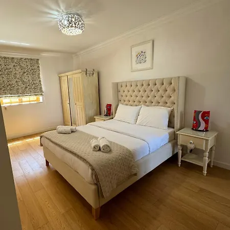 Lovely 3 Bed - -sliema *