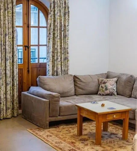 Lovely 3 Bed - -sliema アパート
